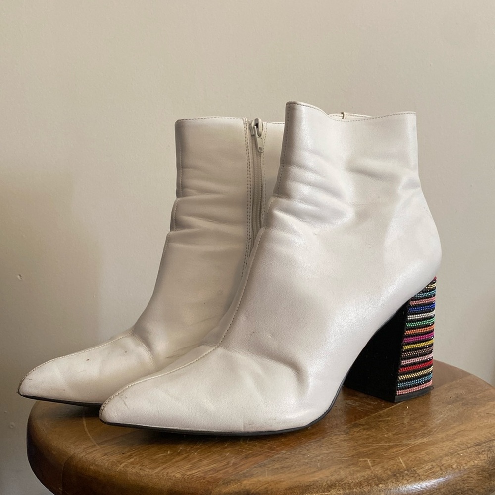 Betsy Johnson white leather booties